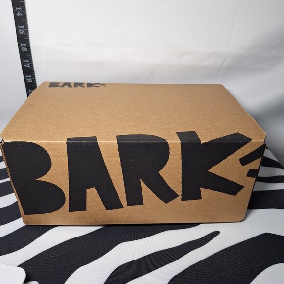 NWT Bark BarkBox Beg -n- Bag Theme with 2 toys and 3 treats - Medium Dogs - Picture 11 of 15